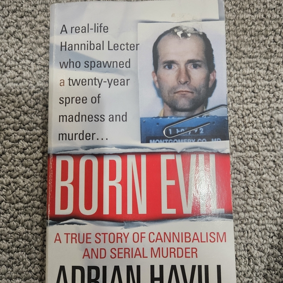 4 True Crime Books Collection - Picture 4 of 6